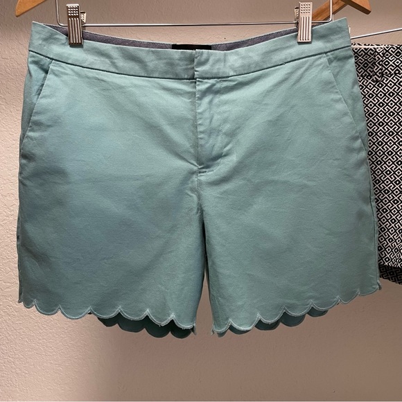Banana Republic 2 Short BUNDLE offer Sz 6 - Picture 2 of 11
